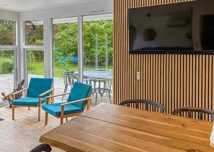 펜션 4 Bedroom Beautiful In